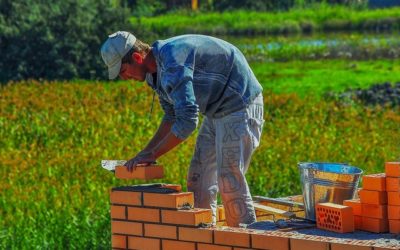 Combiner maçonnerie et isolation pour une efficacité énergétique