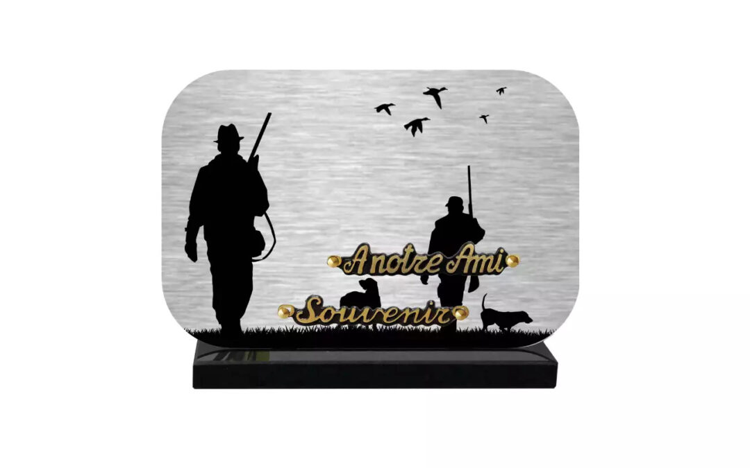 Immortaliser la passion de la chasse grâce à une plaque funéraire personnalisée