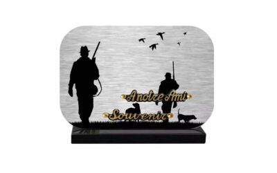 Immortaliser la passion de la chasse grâce à une plaque funéraire personnalisée
