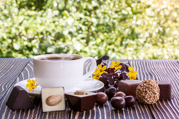 Pourquoi les idées de cadeau gourmand : chocolats, café et thés rares ?