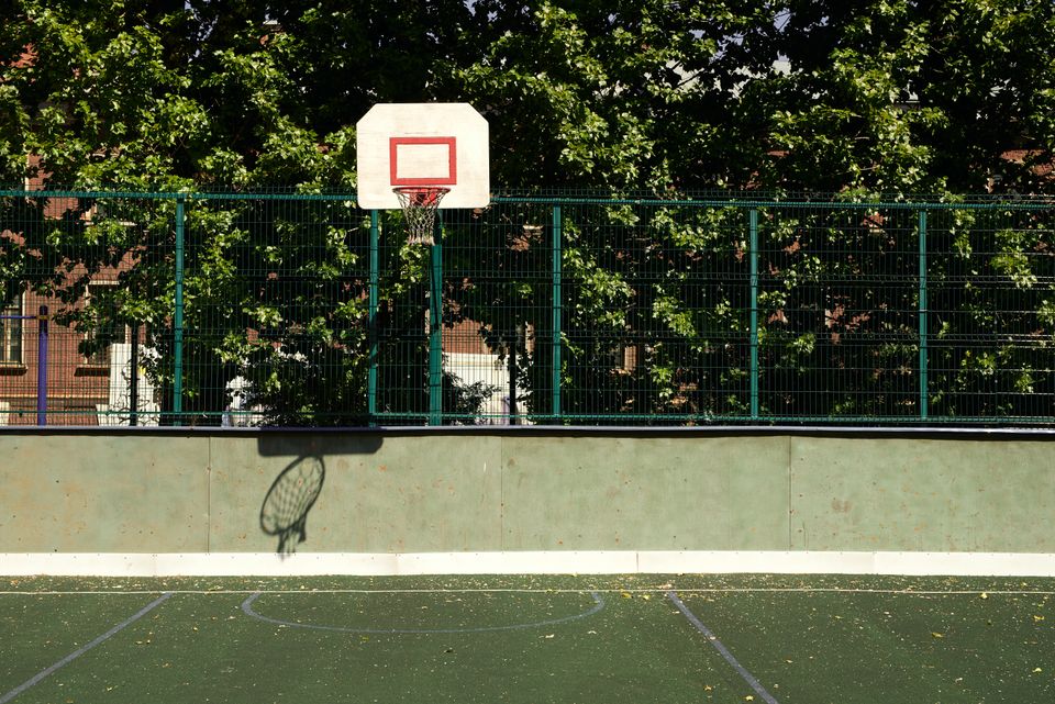 Quel revêtement pour un terrain de basket face aux intempéries ?