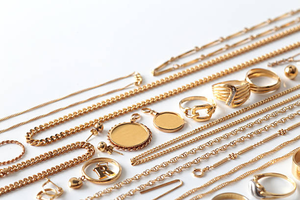 A group photo of precious metal accessories, including gold bijouterie Strasbourg